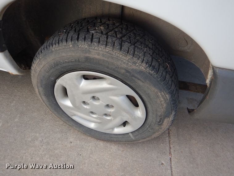 image for item FG9866 1997 Dodge Grand Caravan SE van