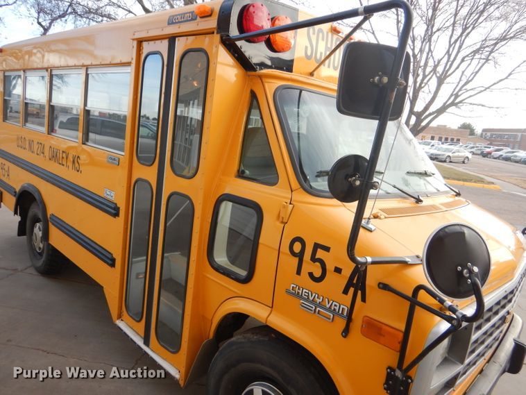 image for item FG9867 1995 Chevrolet G30 school bus