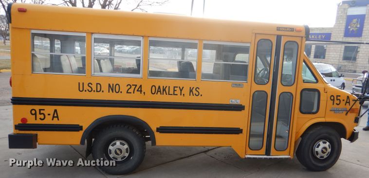 image for item FG9867 1995 Chevrolet G30 school bus