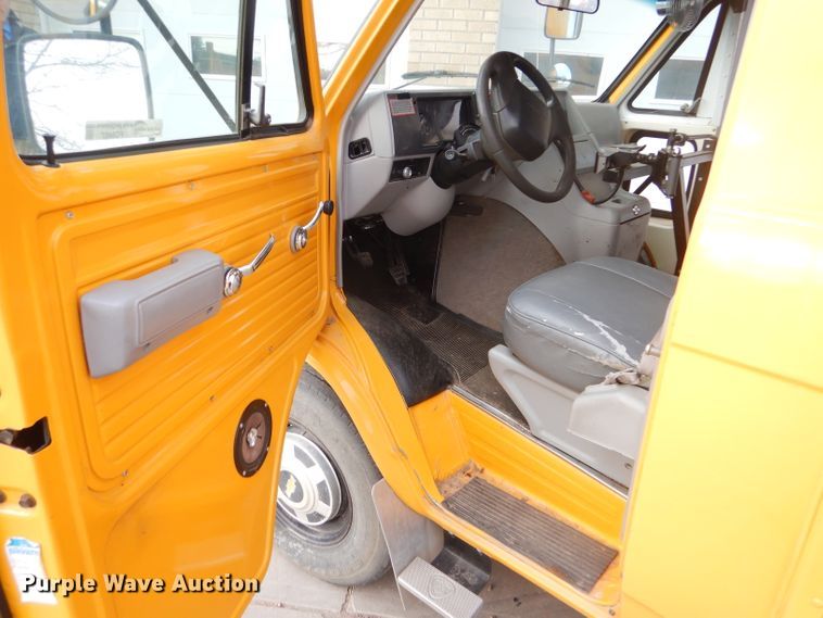 image for item FG9867 1995 Chevrolet G30 school bus