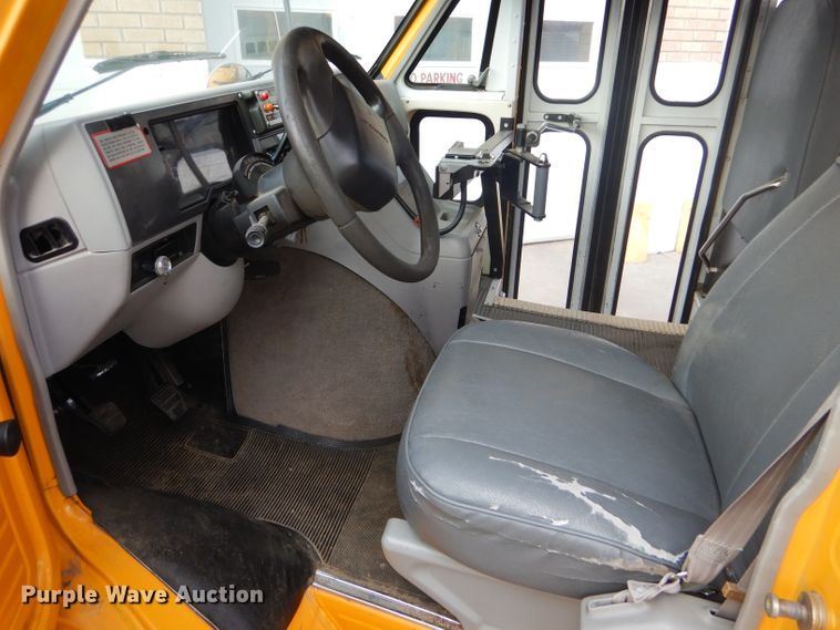 image for item FG9867 1995 Chevrolet G30 school bus