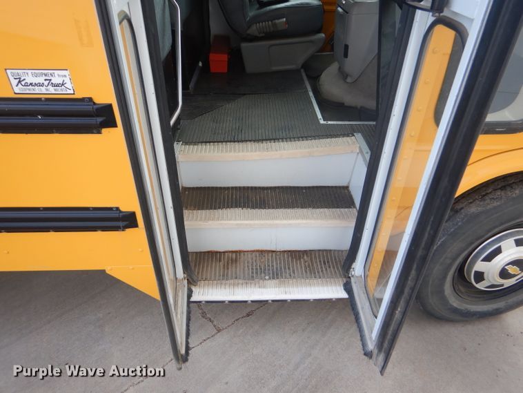 image for item FG9867 1995 Chevrolet G30 school bus