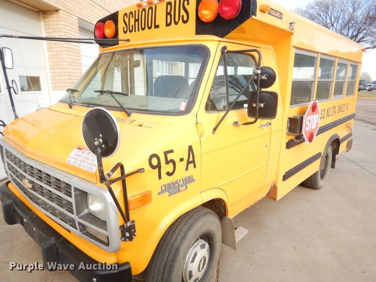 image for item FG9867 1995 Chevrolet G30 school bus