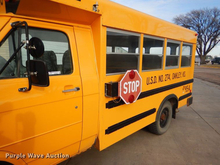 image for item FG9867 1995 Chevrolet G30 school bus