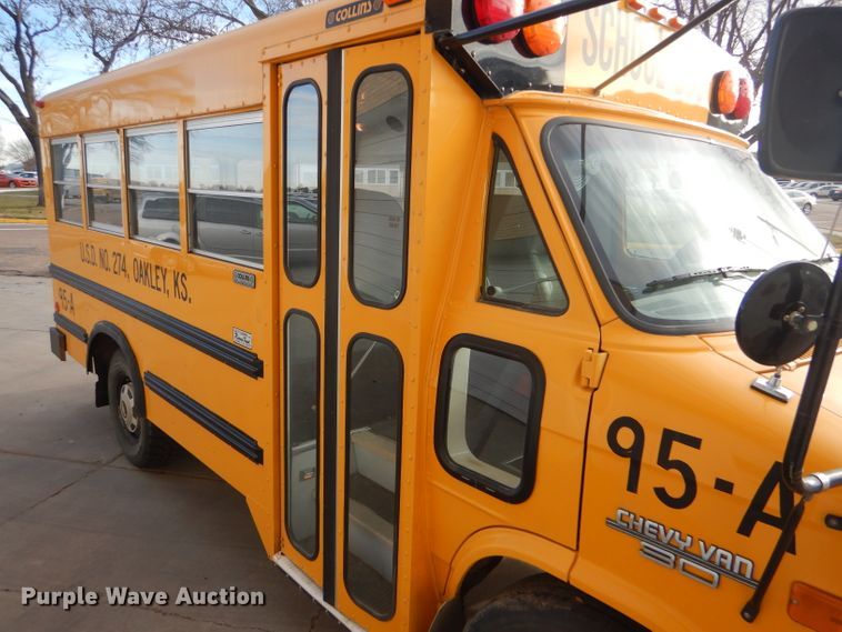 image for item FG9867 1995 Chevrolet G30 school bus