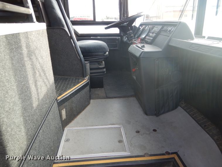 image for item FG9868 1999 Setra S217HDH coach bus