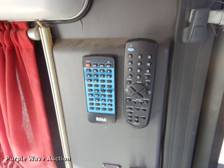 image for item FG9868 1999 Setra S217HDH coach bus