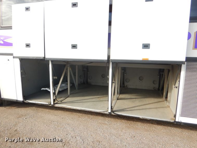 image for item FG9868 1999 Setra S217HDH coach bus