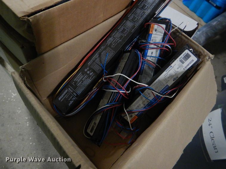 image for item FG9870 Fluorescent light ballasts