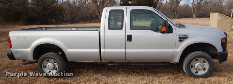 image for item FG9880 2008 Ford F250 Super Duty XL SuperCab pickup truck