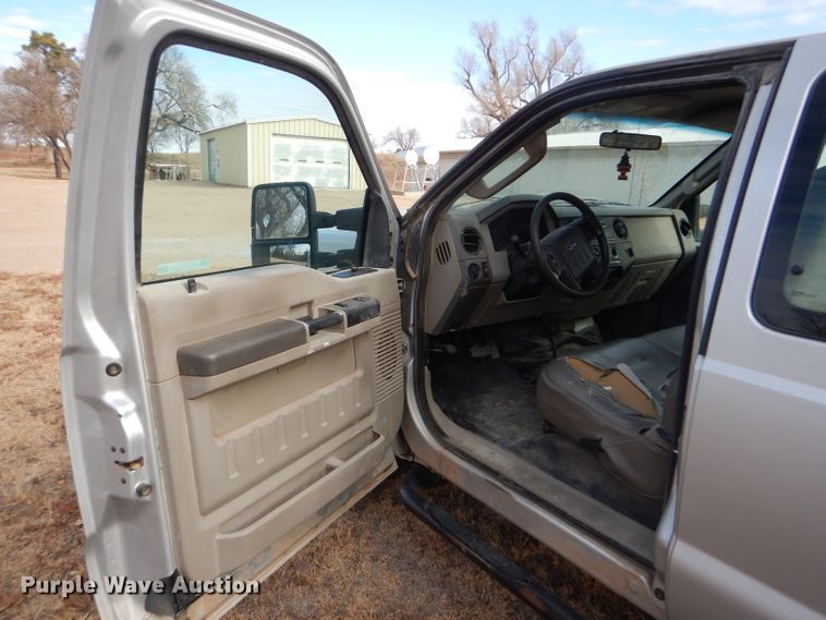 image for item FG9880 2008 Ford F250 Super Duty XL SuperCab pickup truck