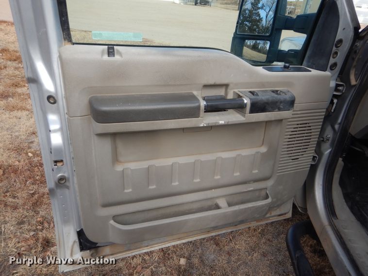 image for item FG9880 2008 Ford F250 Super Duty XL SuperCab pickup truck