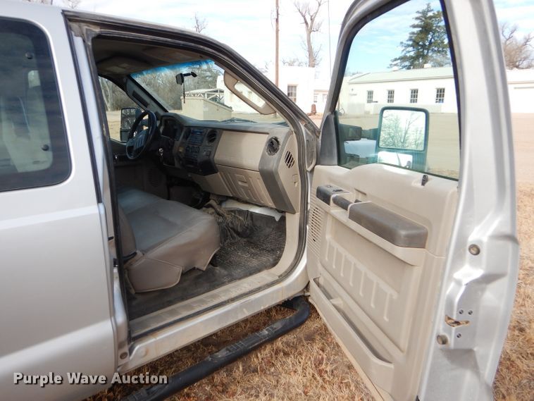 image for item FG9880 2008 Ford F250 Super Duty XL SuperCab pickup truck