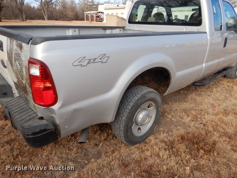 image for item FG9880 2008 Ford F250 Super Duty XL SuperCab pickup truck