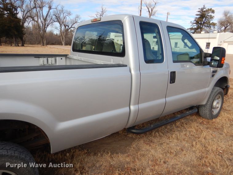 image for item FG9880 2008 Ford F250 Super Duty XL SuperCab pickup truck