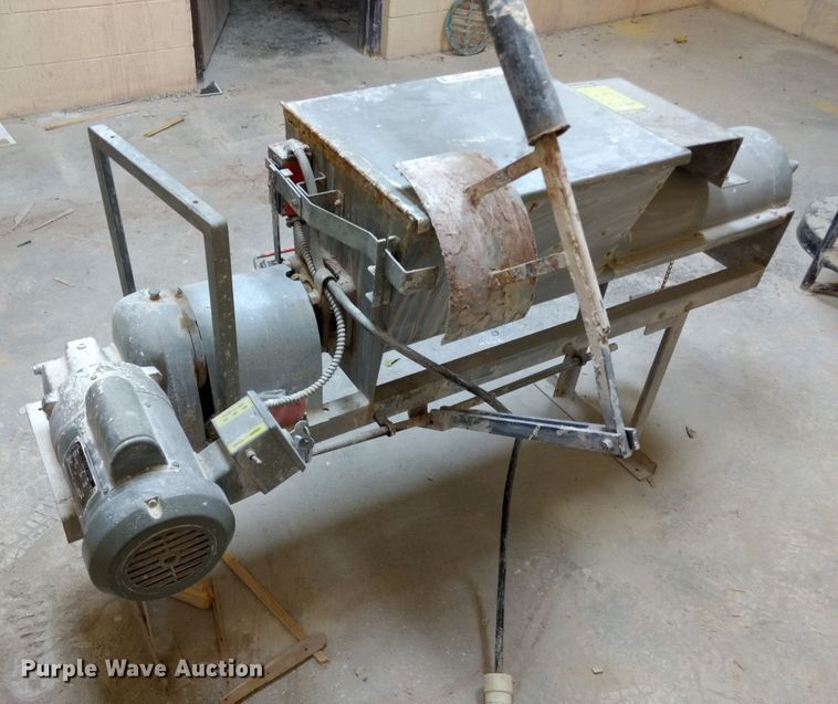 Walker pug mill in Hays, KS Item FG9903 sold Purple Wave