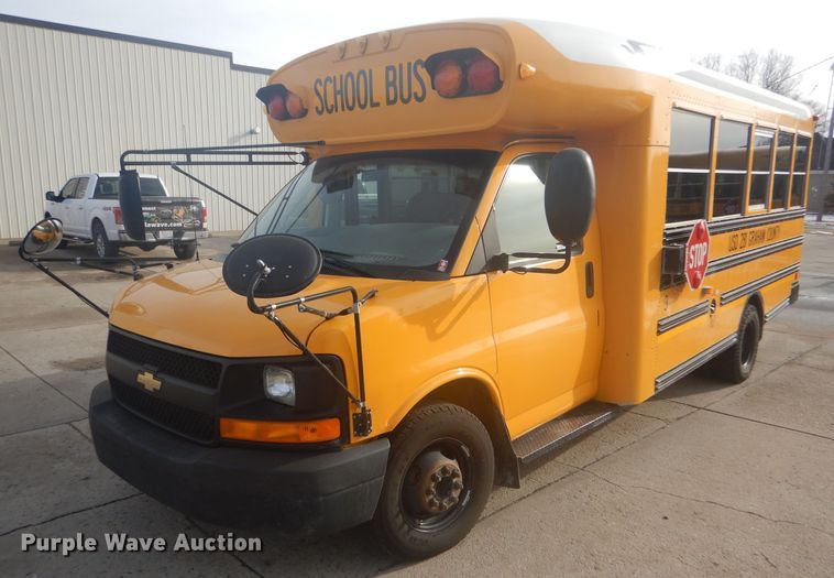 image for item FG9916 2004 Chevrolet Express G3500 Blue Bird school bus