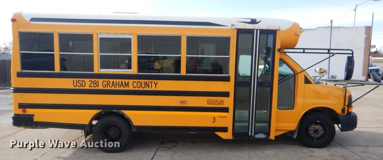 image for item FG9916 2004 Chevrolet Express G3500 Blue Bird school bus