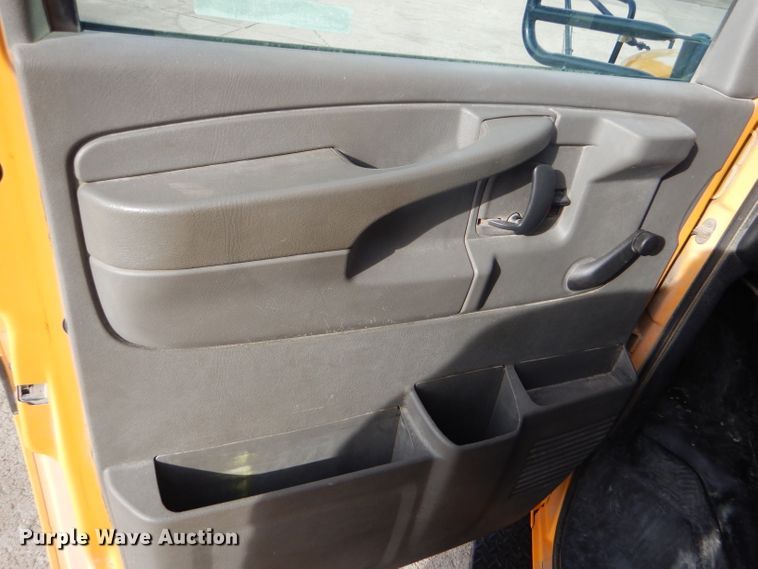 image for item FG9916 2004 Chevrolet Express G3500 Blue Bird school bus