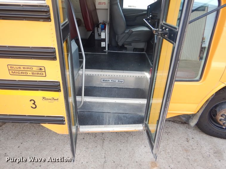 image for item FG9916 2004 Chevrolet Express G3500 Blue Bird school bus