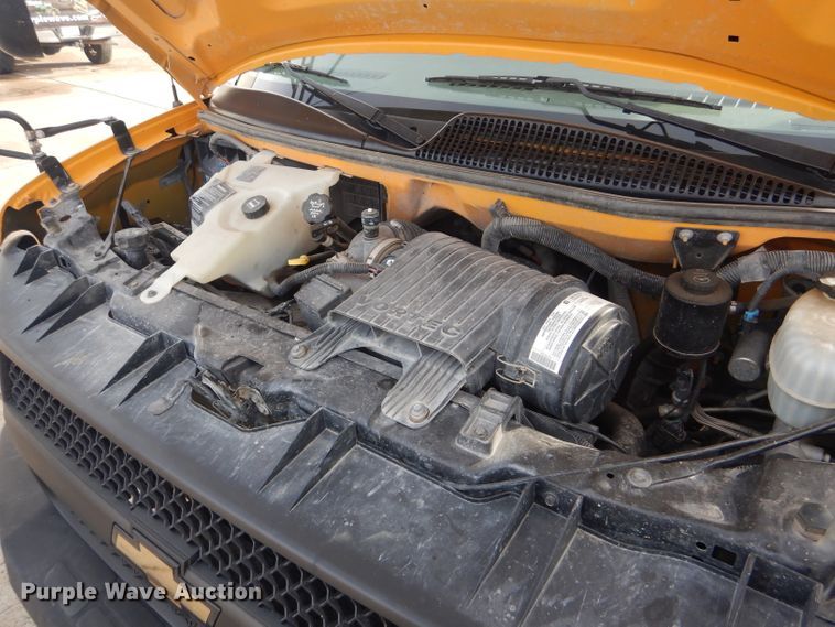 image for item FG9916 2004 Chevrolet Express G3500 Blue Bird school bus