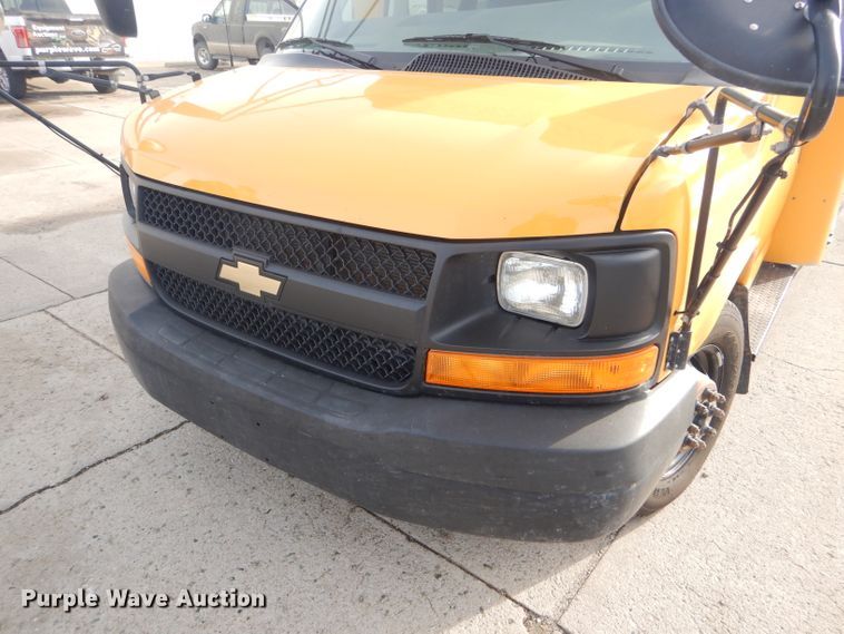 image for item FG9916 2004 Chevrolet Express G3500 Blue Bird school bus