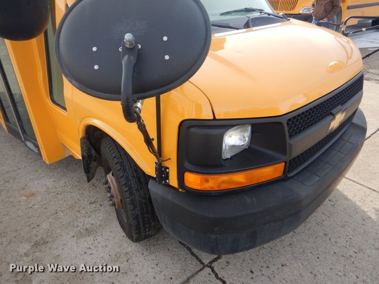 image for item FG9916 2004 Chevrolet Express G3500 Blue Bird school bus