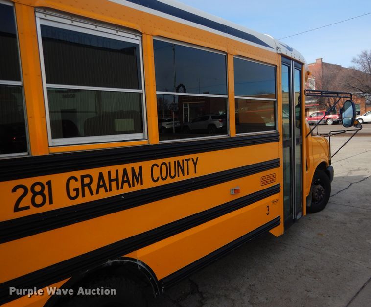 image for item FG9916 2004 Chevrolet Express G3500 Blue Bird school bus