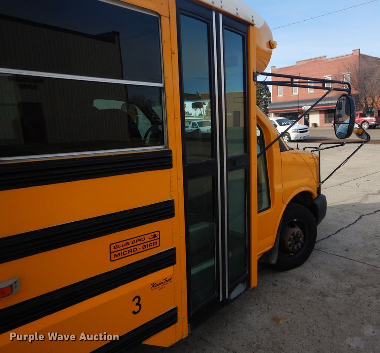 image for item FG9916 2004 Chevrolet Express G3500 Blue Bird school bus