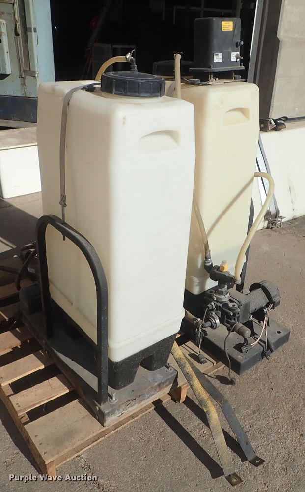 image for item FK9743 (2) poly tanks