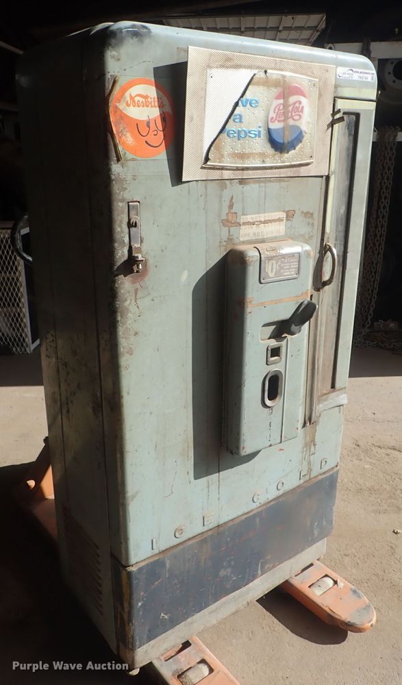 image for item FK9749 Vendo vending machine