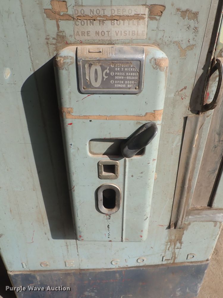 image for item FK9749 Vendo vending machine