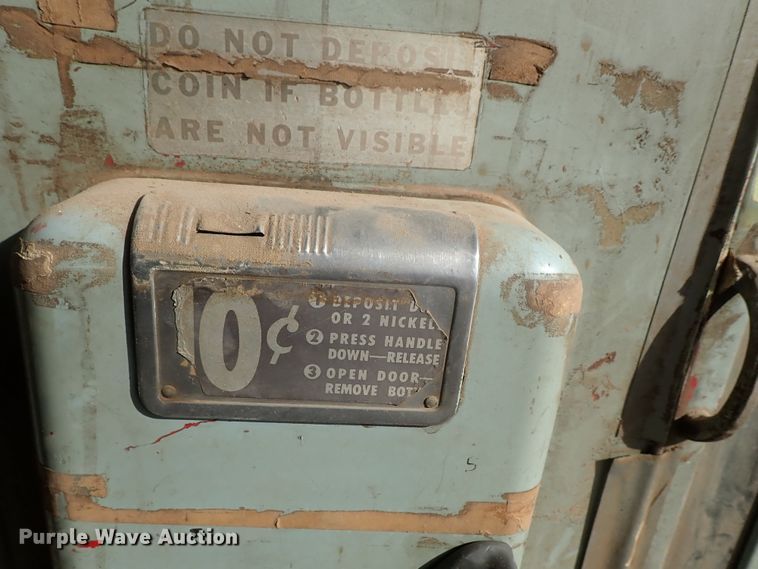 image for item FK9749 Vendo vending machine