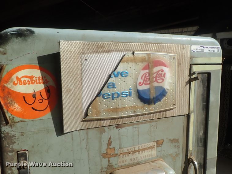 image for item FK9749 Vendo vending machine