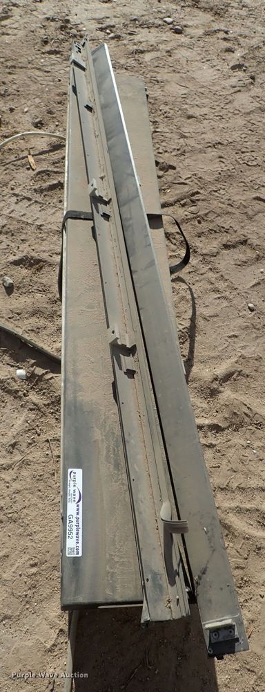 image for item GA9952 Retractable bed cover