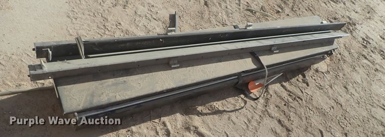 image for item GA9952 Retractable bed cover