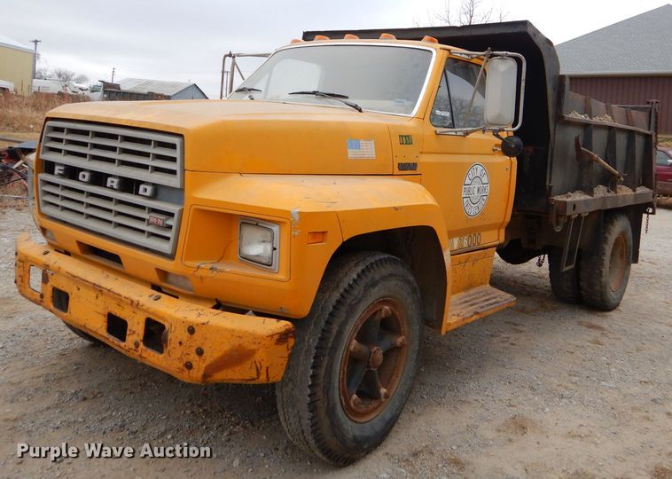 image for item GB9523 1982 Ford F600G dump truck