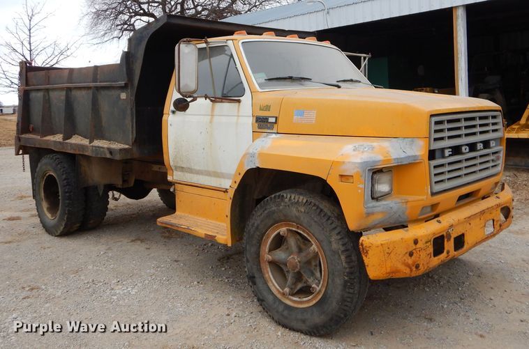 image for item GB9523 1982 Ford F600G dump truck