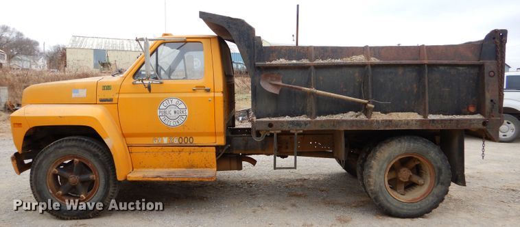 image for item GB9523 1982 Ford F600G dump truck