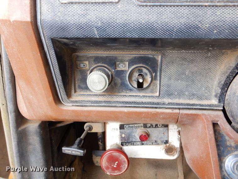 image for item GB9523 1982 Ford F600G dump truck