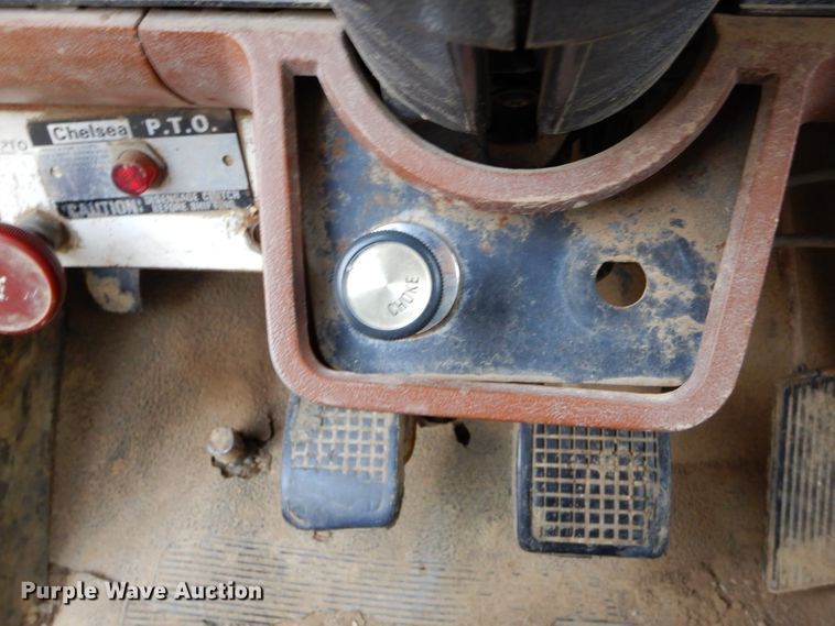 image for item GB9523 1982 Ford F600G dump truck