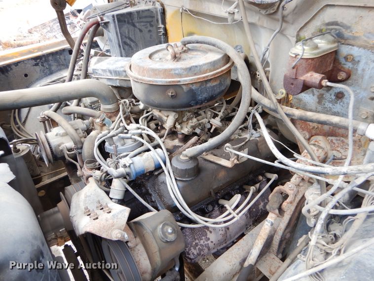 image for item GB9523 1982 Ford F600G dump truck