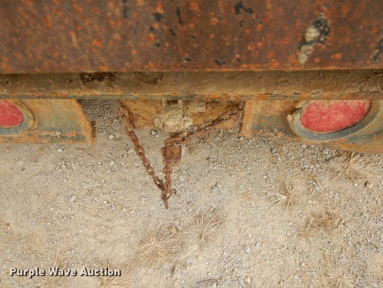 image for item GB9523 1982 Ford F600G dump truck