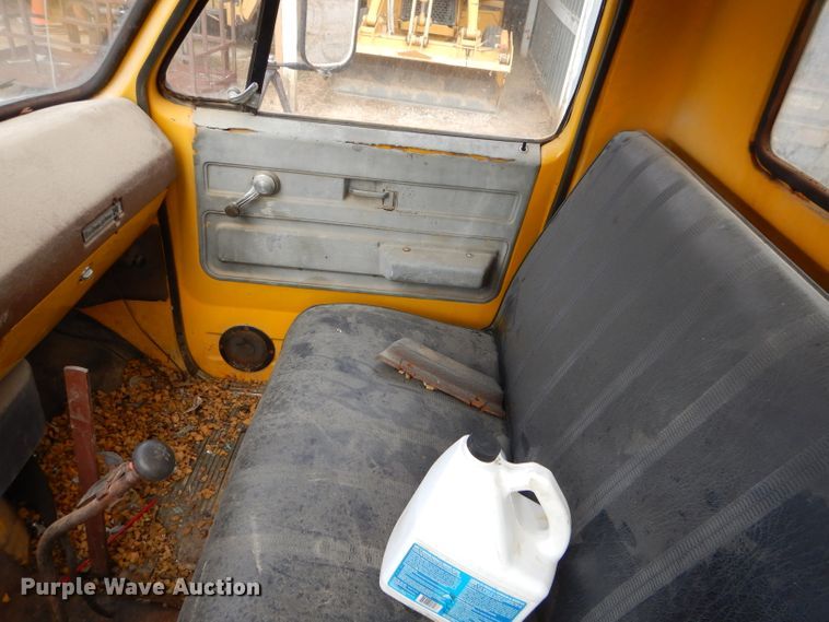 image for item GB9524 1976 Chevrolet C65 tank truck