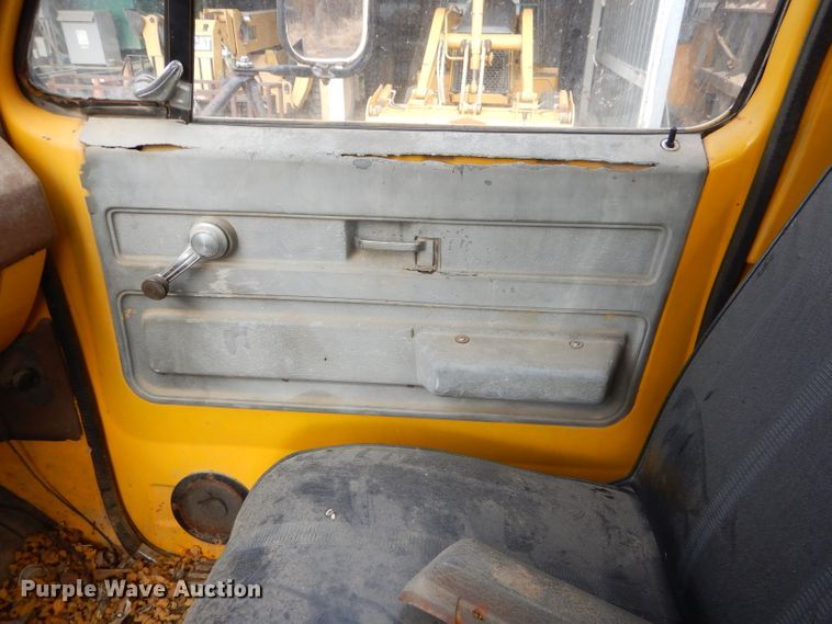 image for item GB9524 1976 Chevrolet C65 tank truck