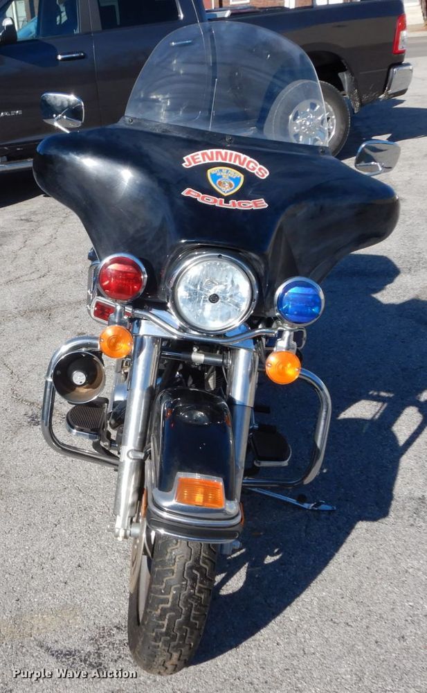 image for item GC9445 2006 Harley Davidson FLHTPI motorcycle