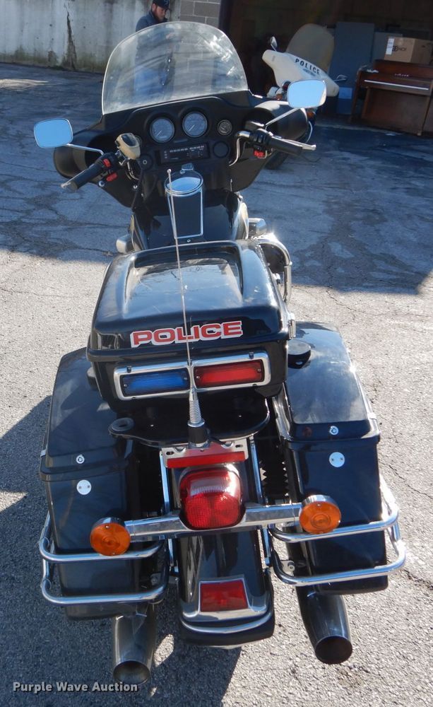 image for item GC9445 2006 Harley Davidson FLHTPI motorcycle