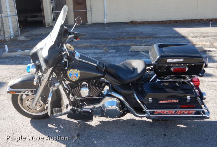 image for item GC9445 2006 Harley Davidson FLHTPI motorcycle