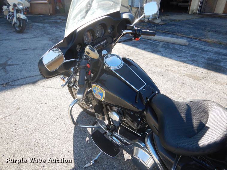 image for item GC9445 2006 Harley Davidson FLHTPI motorcycle