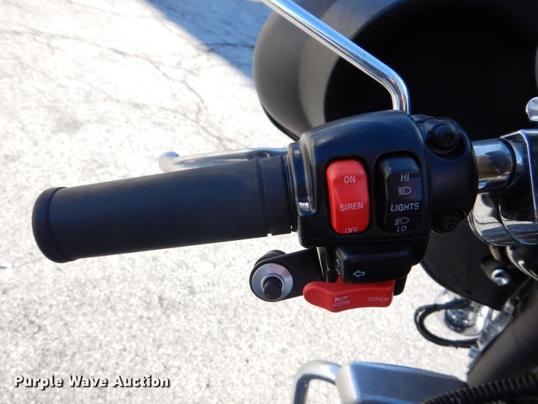 image for item GC9445 2006 Harley Davidson FLHTPI motorcycle